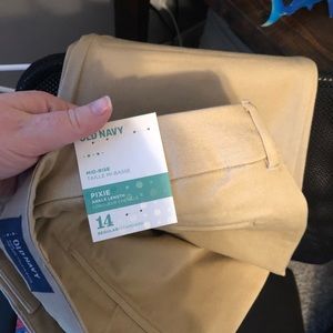 Old Navy Pixie Pant
